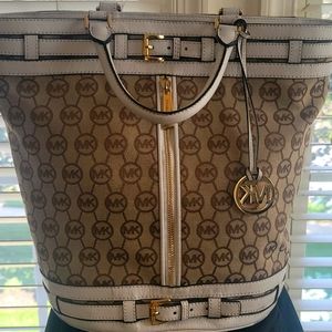 Michael Kors Zipper Closure Monogram Tote